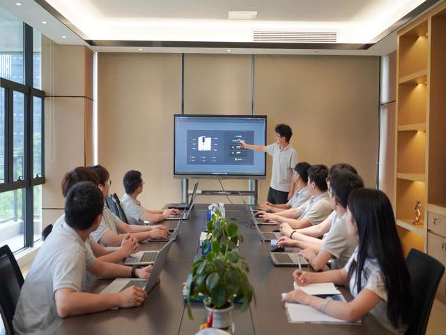 广东正规周立功交流电源销售