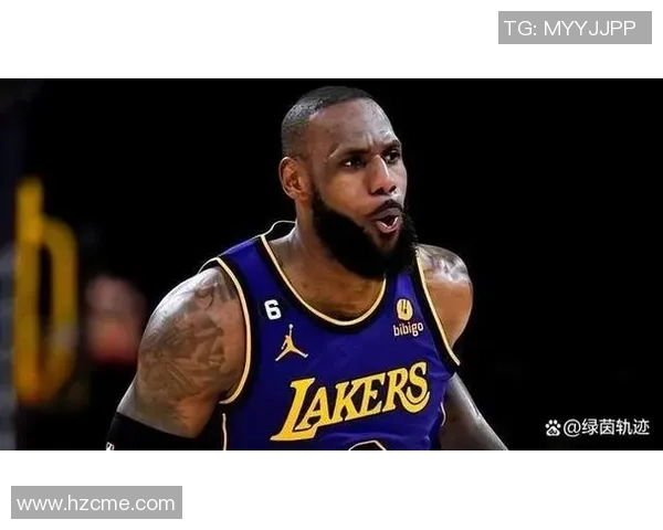 红衫姚明的传奇之路：从篮球巨星到文化符号的蜕变与影响