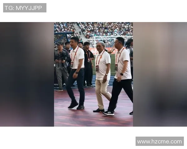 谢霆锋与姚明携手开球展现体育精神引发热议 谢霆锋与姚明携手开球展现体育精神引发热议